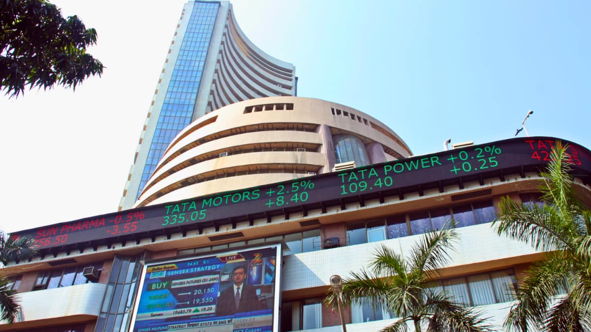 Indian Stock Markets to Hold Rare Full Sunday Session for Union Budget 2026