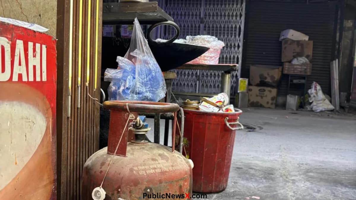 ₹4,000 Gas Cylinders, Smaller Menus, Unsold Milk: LPG Shock Hits Delhi’s Abul Fazal Enclave
