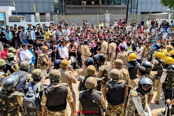 Hosiery Workers’ Wage Protest Turns Violent in Noida, Police Use Tear Gas